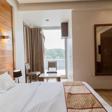 Hotel Kyra Airport Ahmedabad Luaran gambar