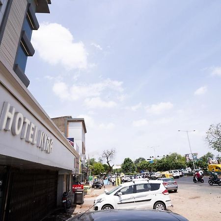 Hotel Kyra Airport Ahmedabad Luaran gambar