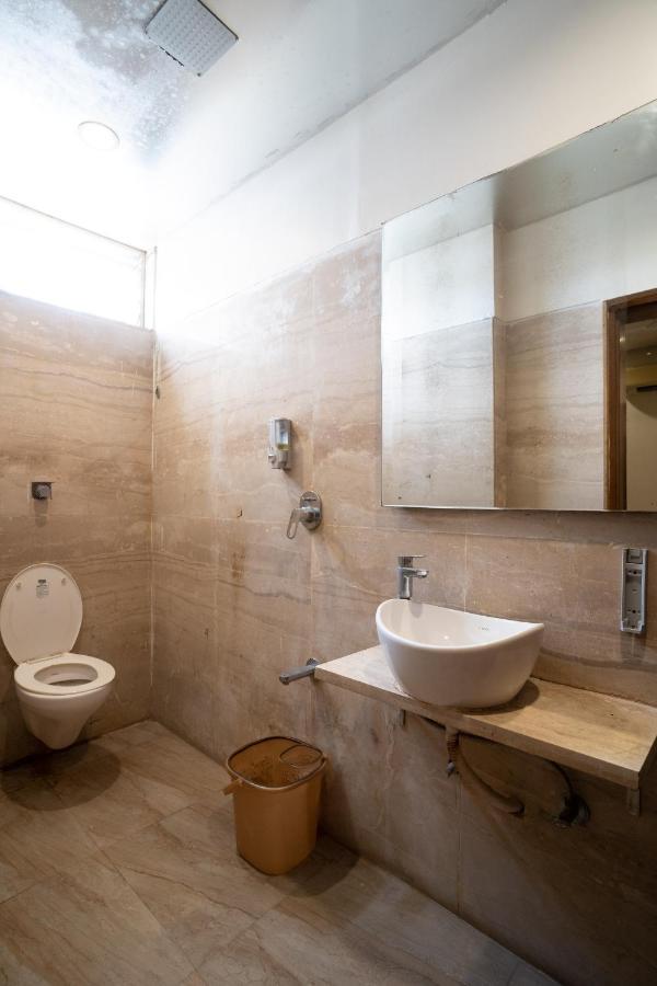 Hotel Kyra Airport Ahmedabad Luaran gambar