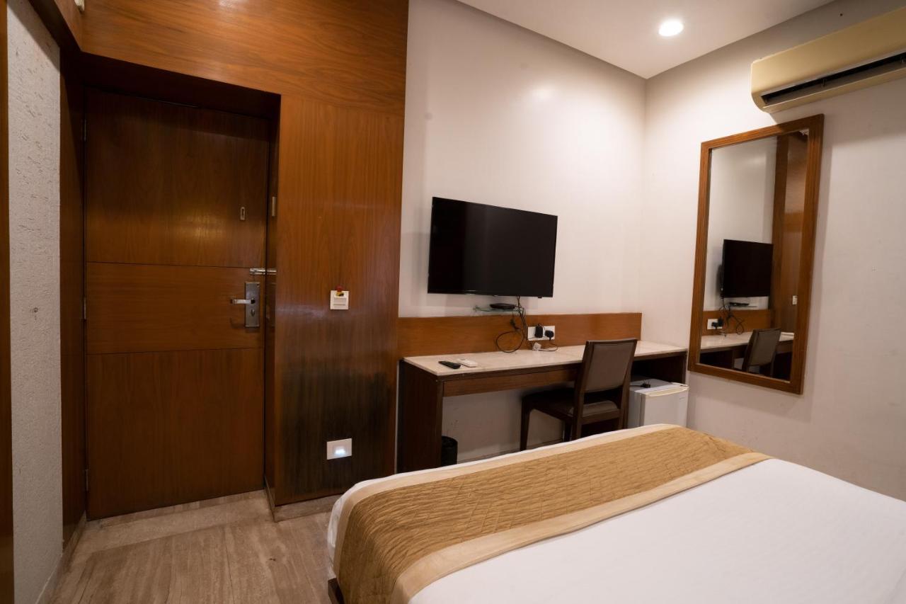 Hotel Kyra Airport Ahmedabad Luaran gambar
