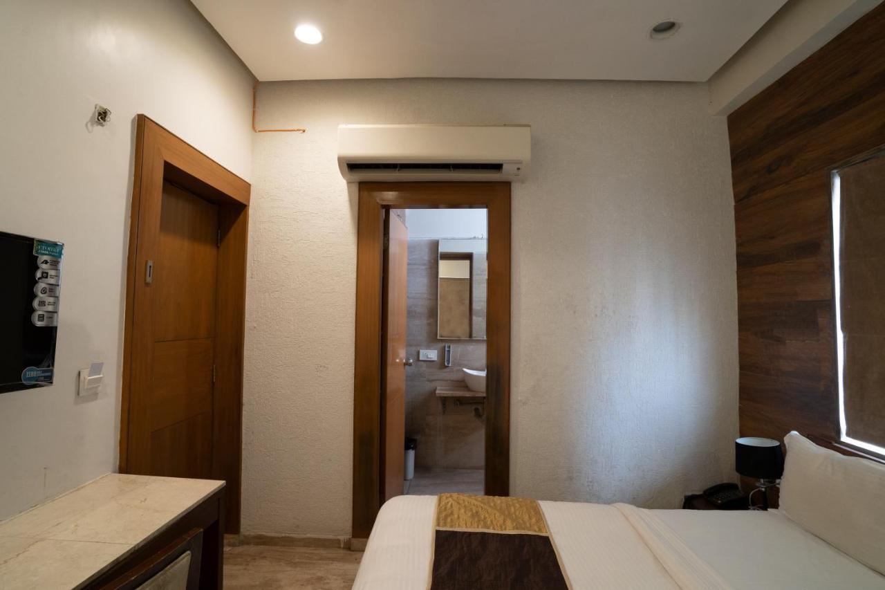 Hotel Kyra Airport Ahmedabad Luaran gambar