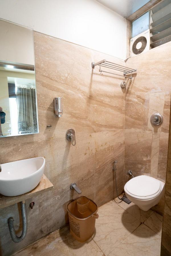 Hotel Kyra Airport Ahmedabad Luaran gambar