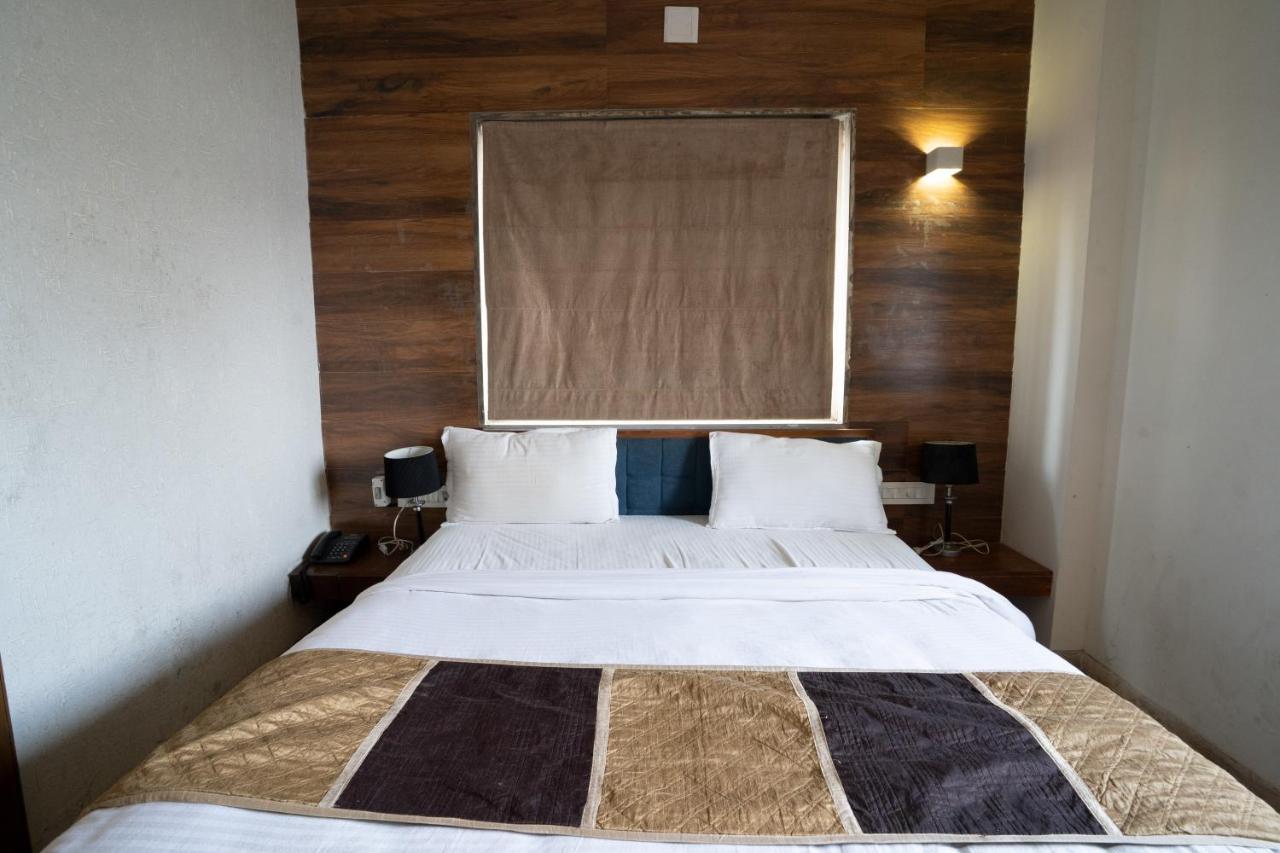 Hotel Kyra Airport Ahmedabad Luaran gambar